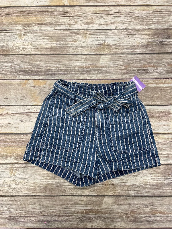 Striped Pattern Shorts American Eagle, Size 2 Street