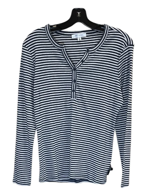 Top Long Sleeve By Clothes Mentor In Blue & White, Size: L Casual Men's Short